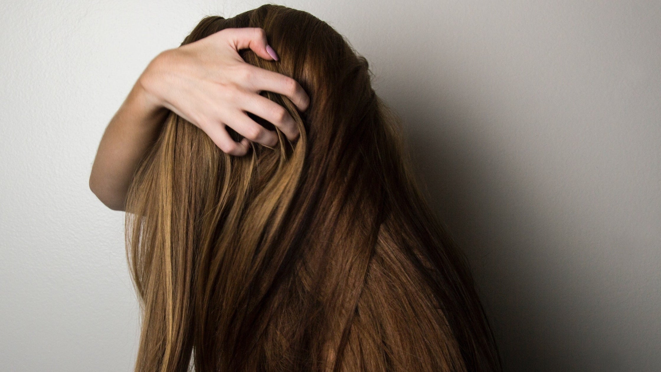 Blog banner for Frontrow hair blog topic: DIY smoothie for dry hair