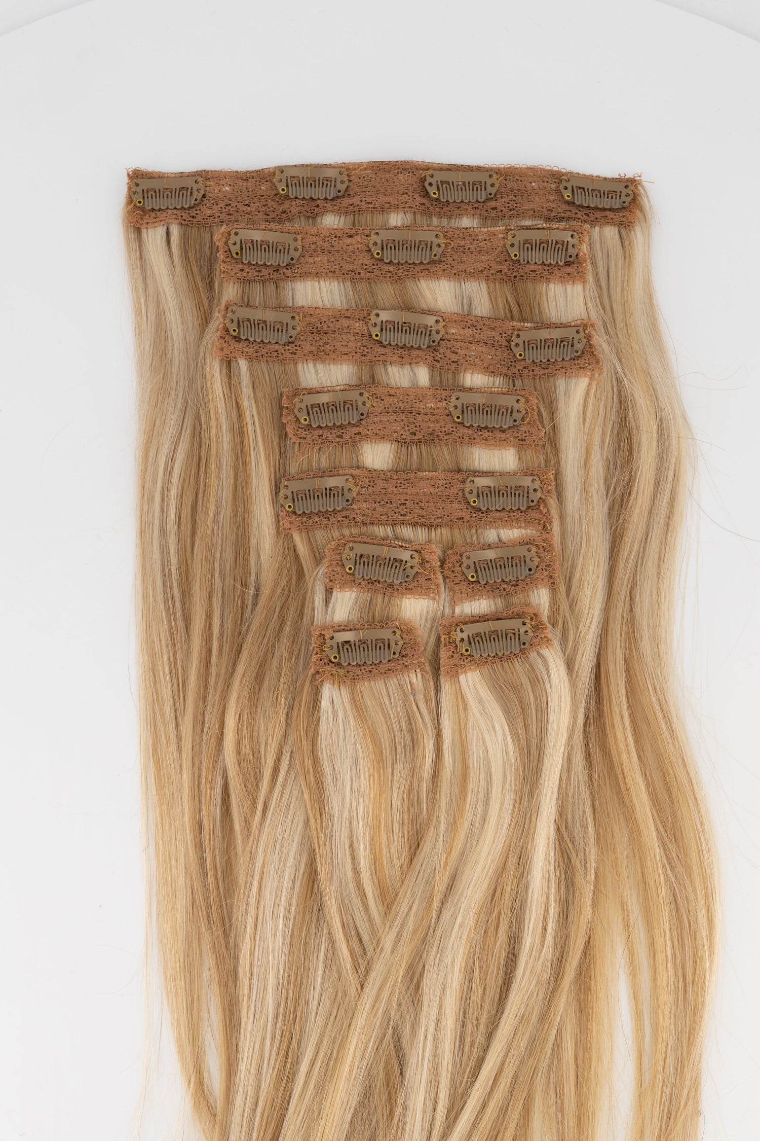 Frontrow clip-in hair extensions in mixed blonde