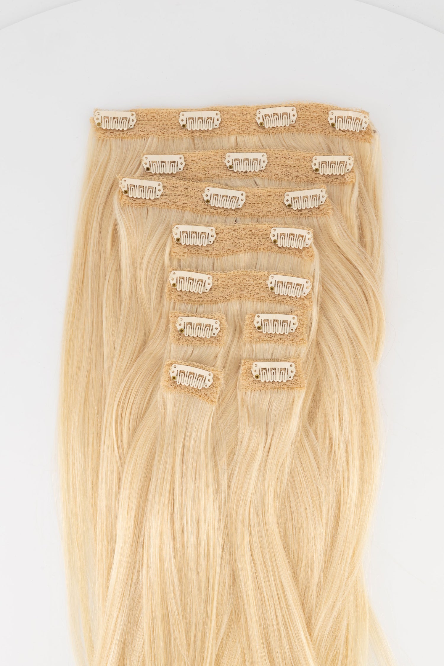 Frontrow set of clip-in hair extensions in light blonde